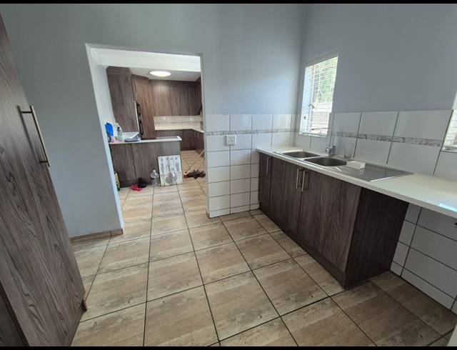3 BEDROOM HOUSE TO LET IN VANDERBIJLPARK SW 2